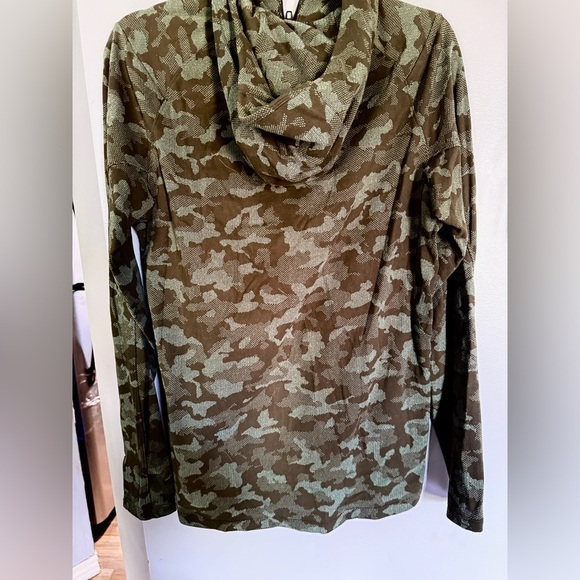 Men's Lululemon Surge Zip Up Camouflage Hooded Jacket - Picture 4 of 5